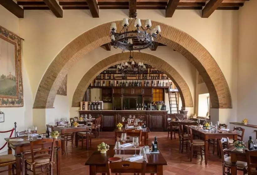 ホテル Castello Banfi   Il Borgo   Relais Et Chateaux