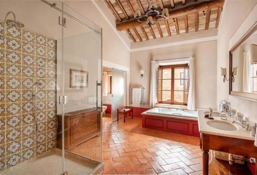 ホテル Castello Banfi   Il Borgo   Relais Et Chateaux