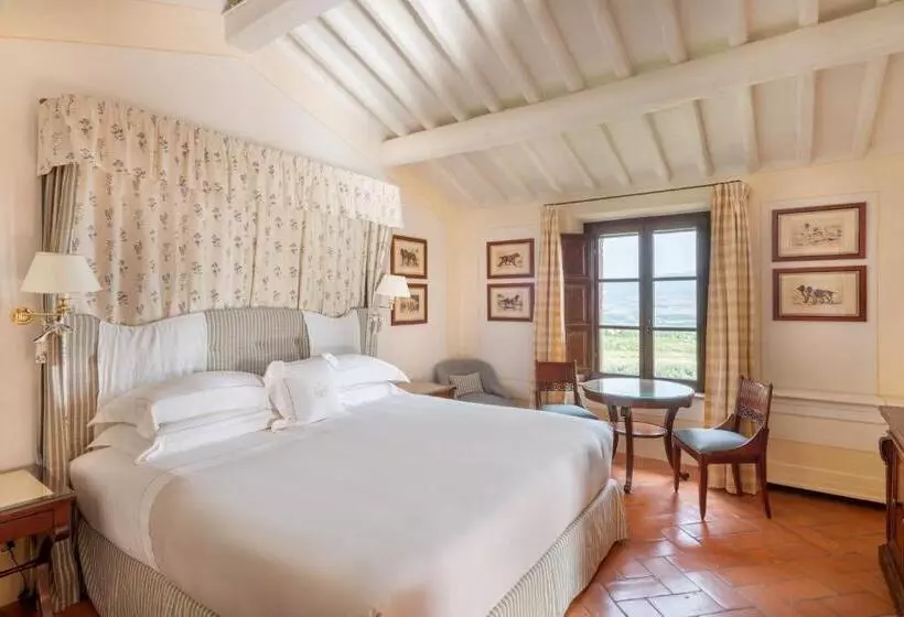 ホテル Castello Banfi   Il Borgo   Relais Et Chateaux