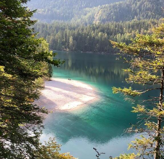 호텔 Chalet Tovel Mountain Lake