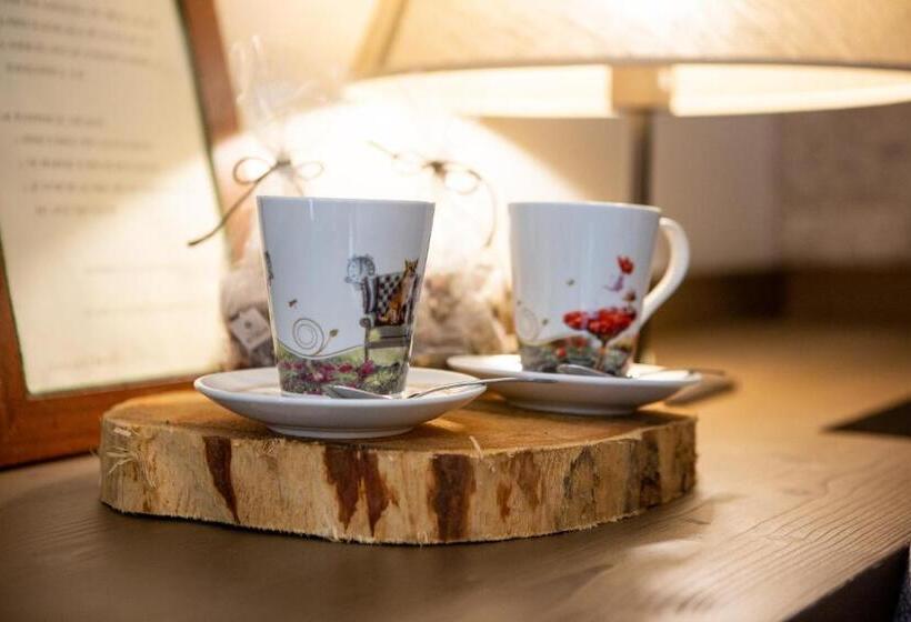 호텔 Chalet Tovel Mountain Lake