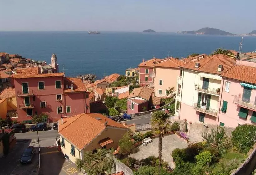 ホテル Miramaretellaro