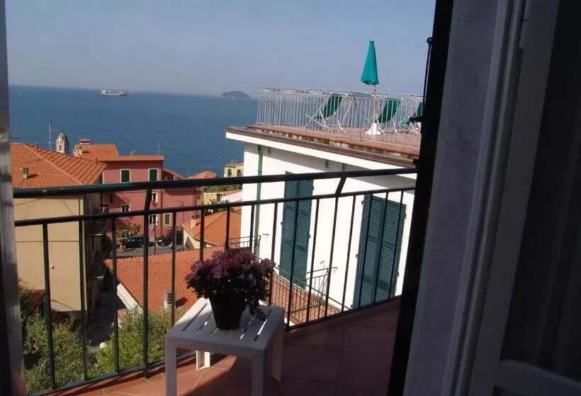 ホテル Miramaretellaro