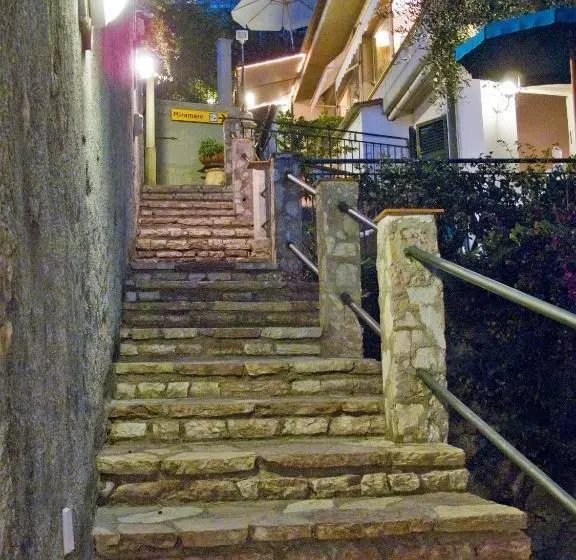 ホテル Miramaretellaro