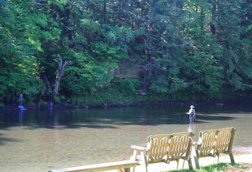 Отель Rough Cut Lodge