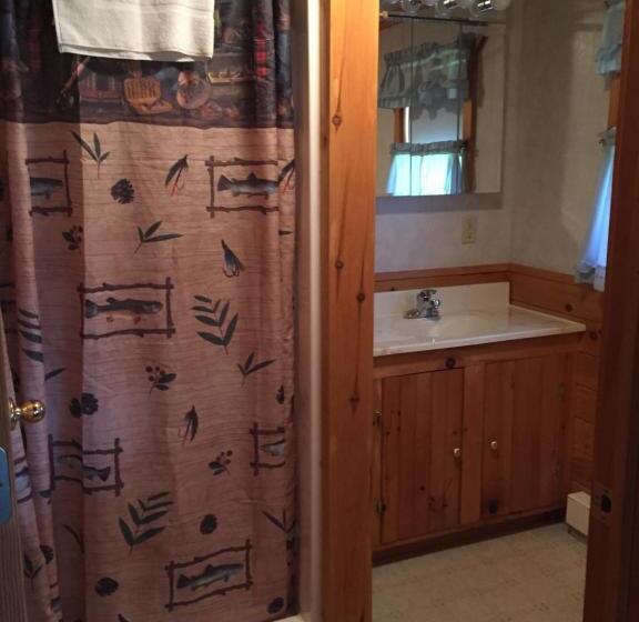 Отель Rough Cut Lodge