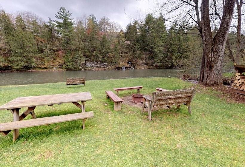 Отель Rough Cut Lodge