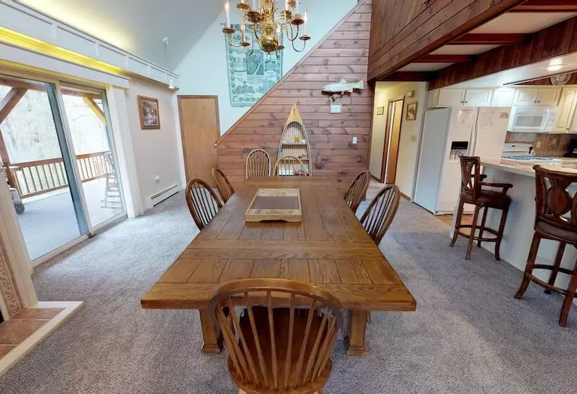 Hotelli Rough Cut Lodge