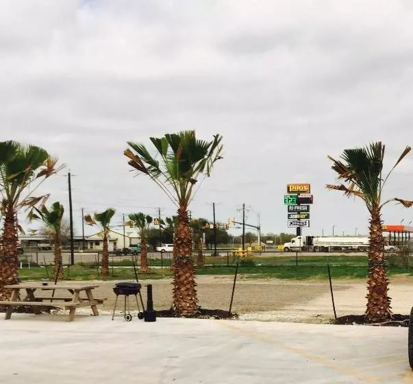 Hotelli Texan Inn And Suites Tilden