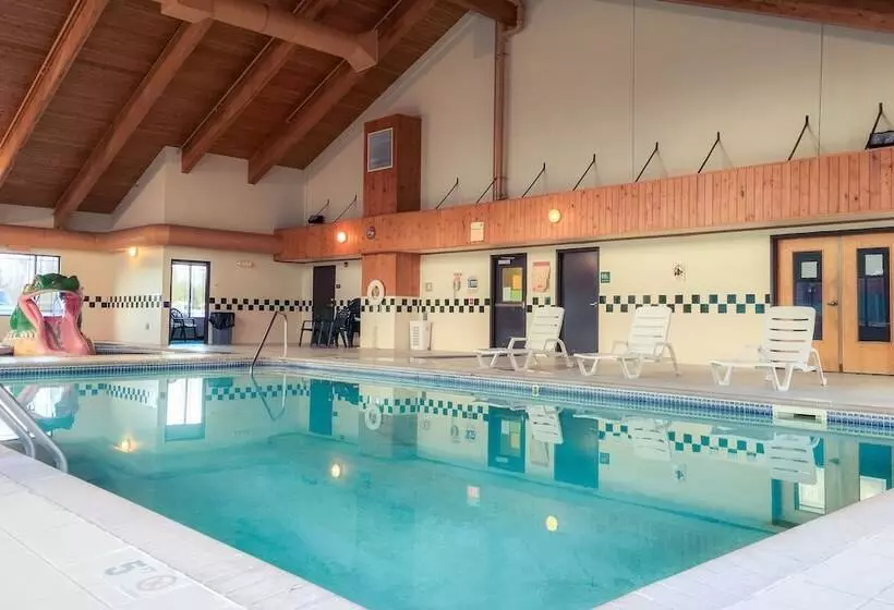 Hotelli White Oak Inn & Suites