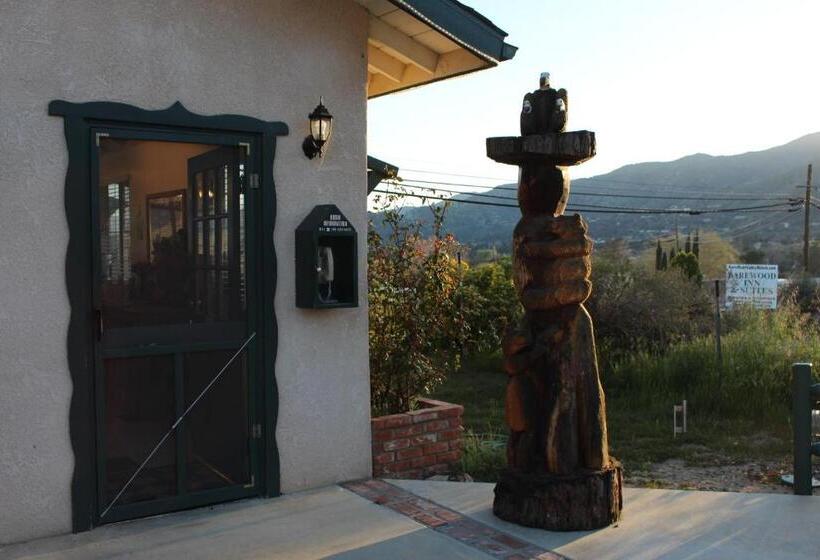 فندق على الطريق Barewood Inn And Suites