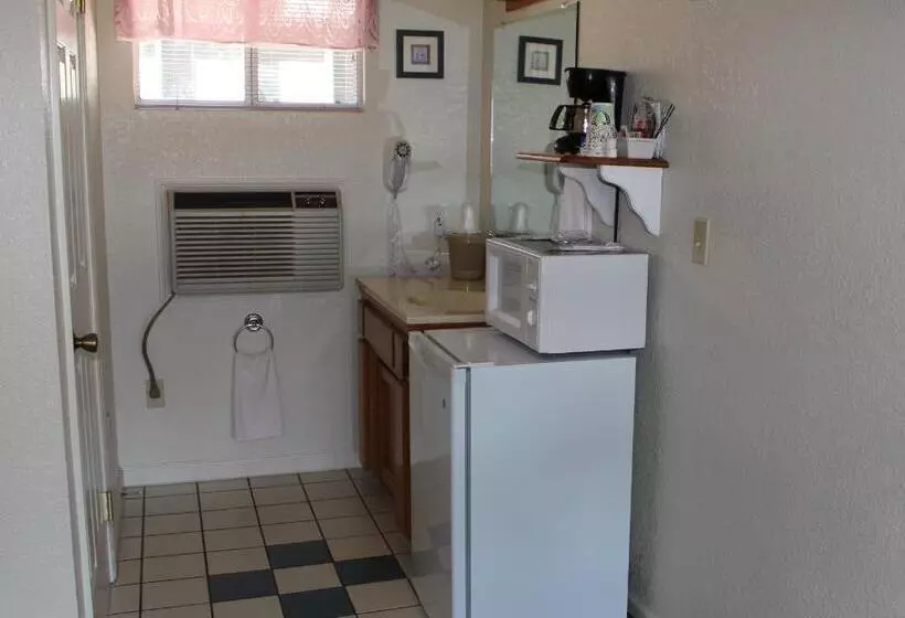 Motelli Barewood Inn And Suites