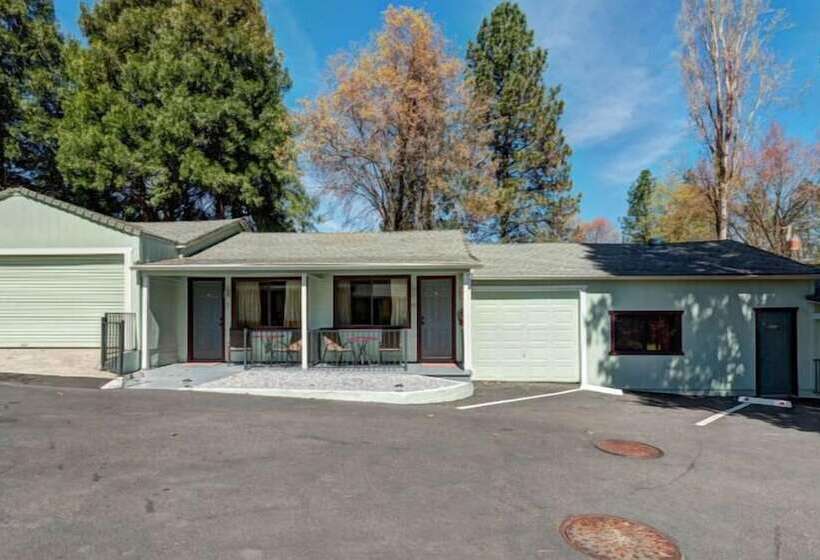 汽车旅馆  Lake Shasta Lodge