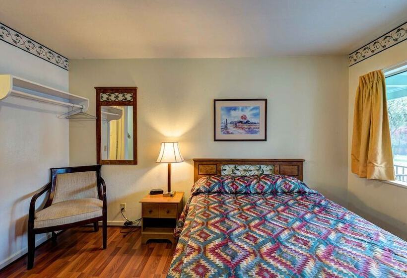 汽车旅馆  Lake Shasta Lodge
