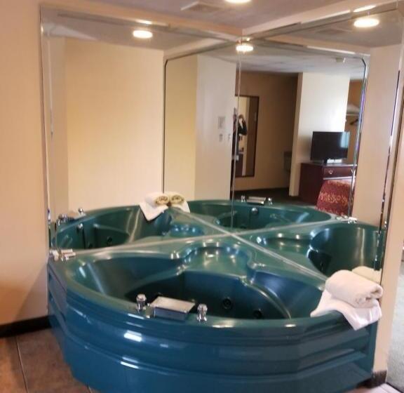 모텔 Perry O Inn & Suites