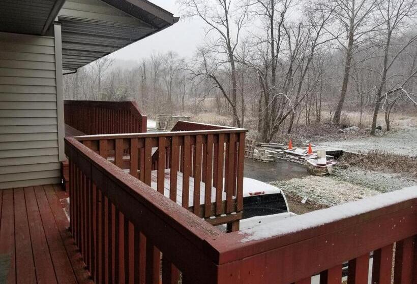 모텔 Perry O Inn & Suites