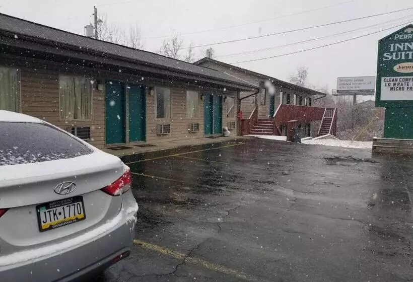 Motelli Perry O Inn & Suites