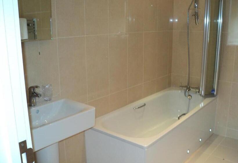 بنسيون The Harp At Letterston