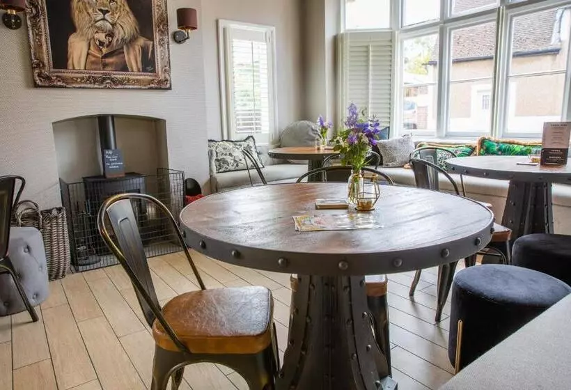 Majatalo The Red Lion Stevington