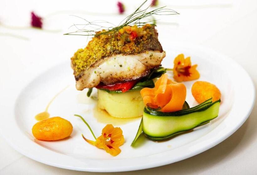 Fernhill House Hotel & Gardens