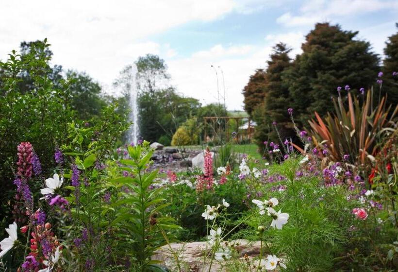 Fernhill House Hotel & Gardens