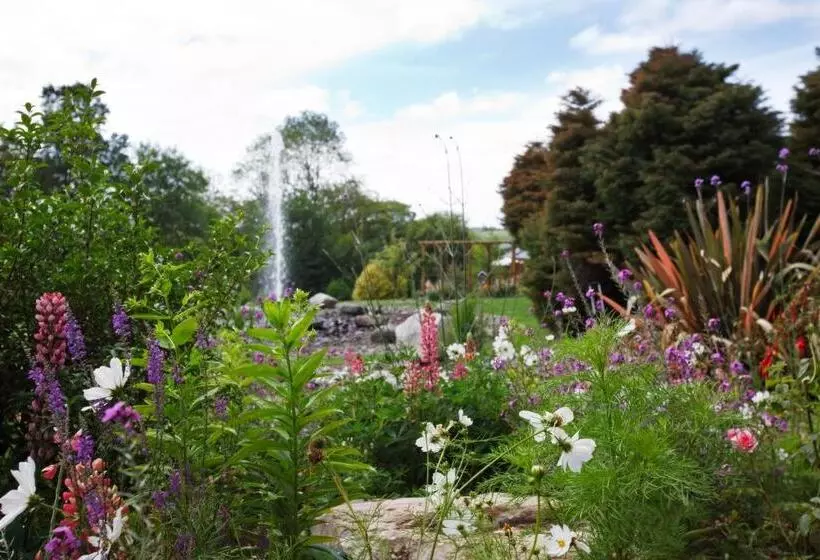 Fernhill House Hotel & Gardens