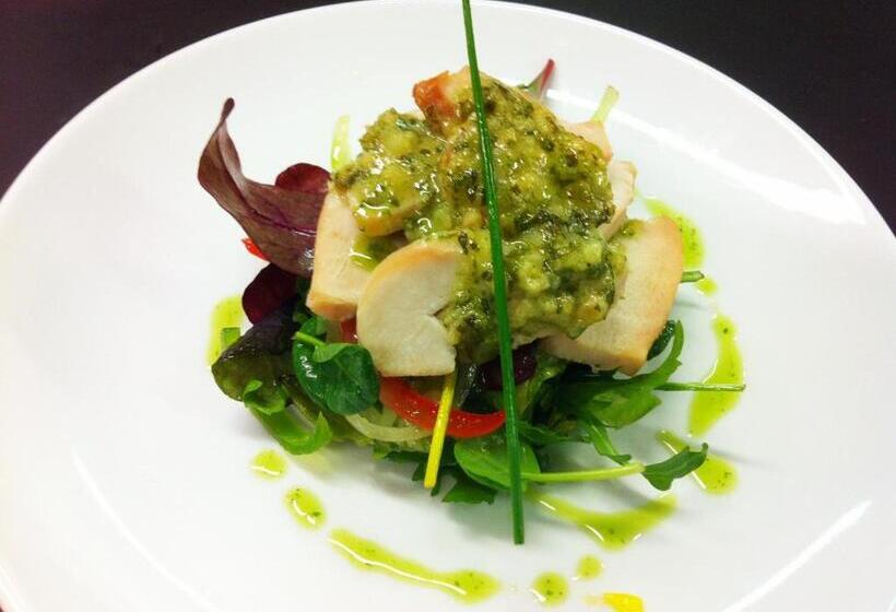 Fernhill House Hotel & Gardens