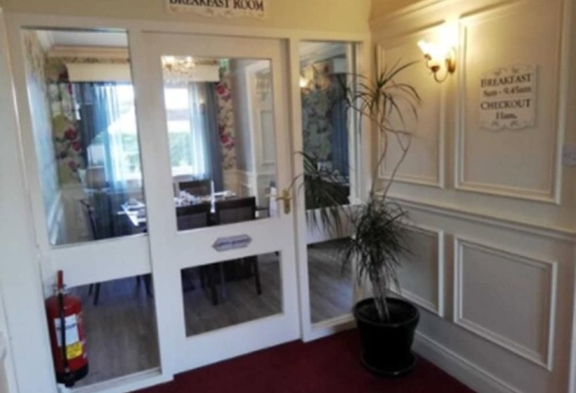 פונדק Castle Lodge