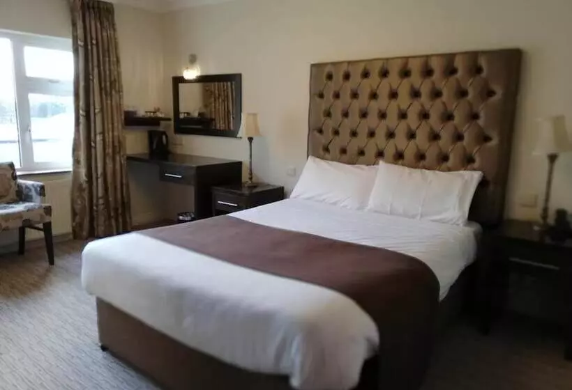 פונדק Castle Lodge