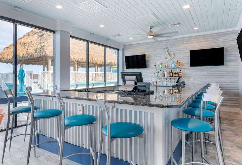 בית מלון כפרי Comfort Inn & Suites Daytona Beach Oceanfront