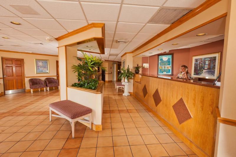 בית מלון כפרי Comfort Inn & Suites Daytona Beach Oceanfront