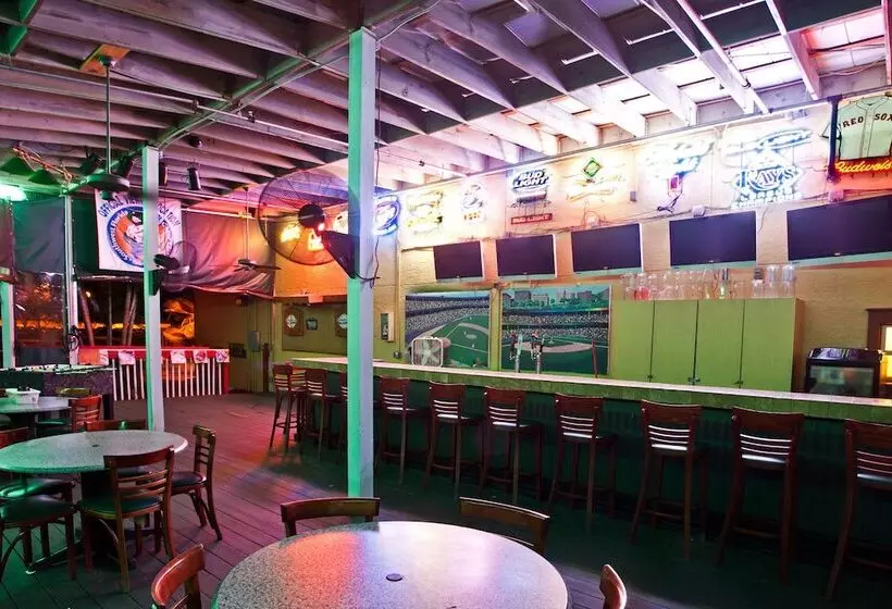 هتل Doubletree By Hilton Fort Myers At Bell Tower Shops