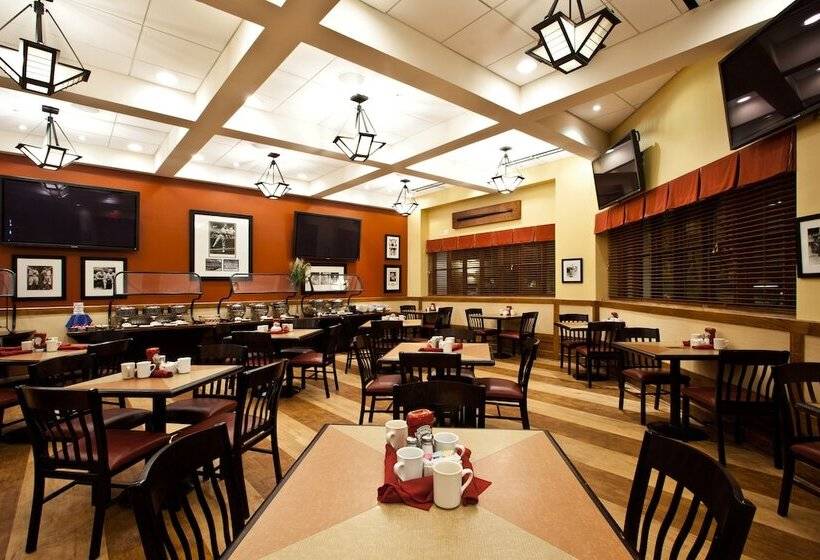 Hotel Doubletree By Hilton Fort Myers At Bell Tower Shops