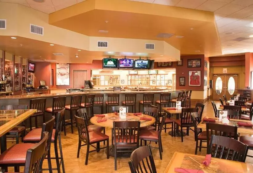 هتل Doubletree By Hilton Fort Myers At Bell Tower Shops