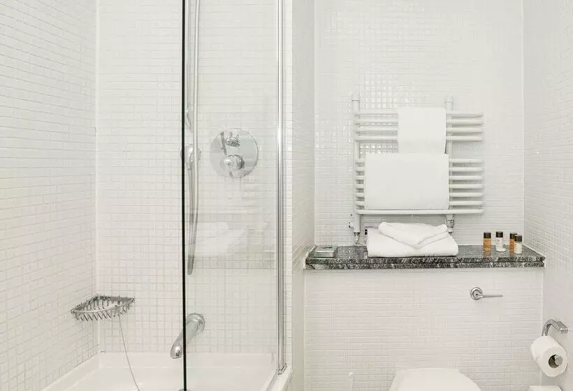 호텔 De Vere Devonport House