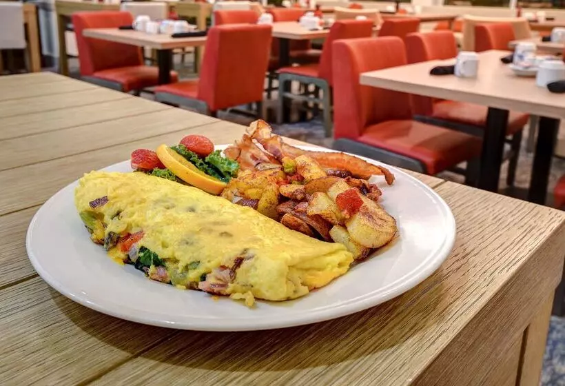 هتل Hilton Garden Inn Ft Myers