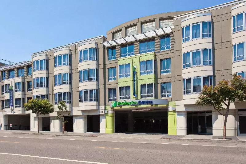 Holiday Inn Express Hotel & Suites Fisherman S Wharf, An Ihg
