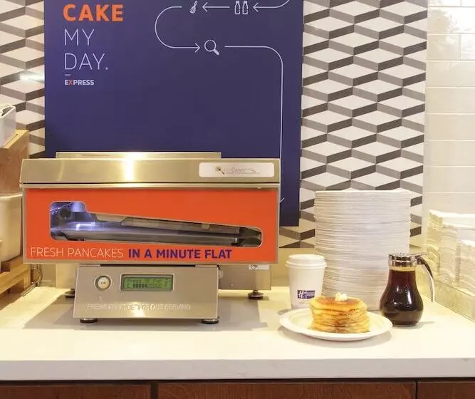 Holiday Inn Express Hotel & Suites Fisherman S Wharf, An Ihg