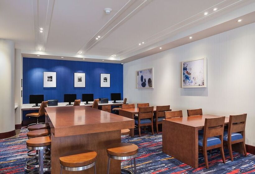 Holiday Inn Express Hotel & Suites Fisherman S Wharf, An Ihg