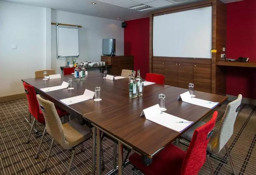فندق Holiday Inn Express   Glasgow Airport, An Ihg