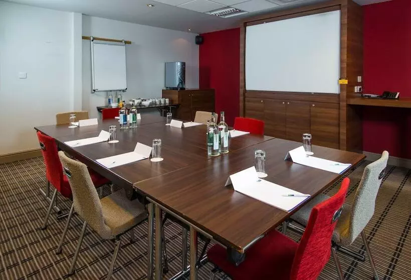 호텔 Holiday Inn Express   Glasgow Airport, An Ihg