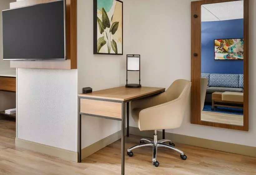 호텔 Hyatt Place Across From Universal Orlando Resort