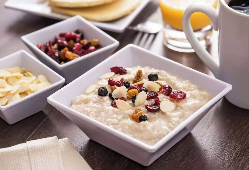 호텔 Hyatt Place Across From Universal Orlando Resort