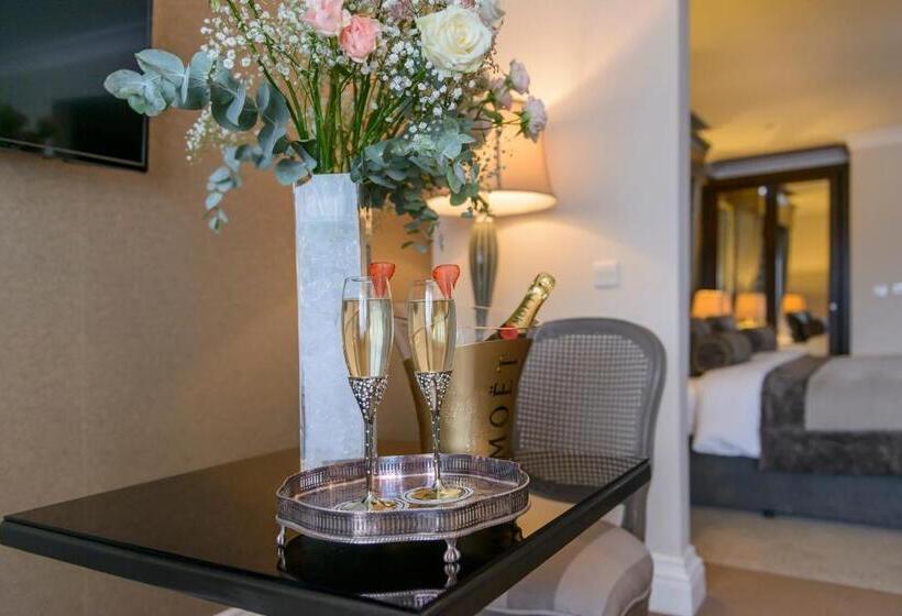 Hotel Killarney Oaks