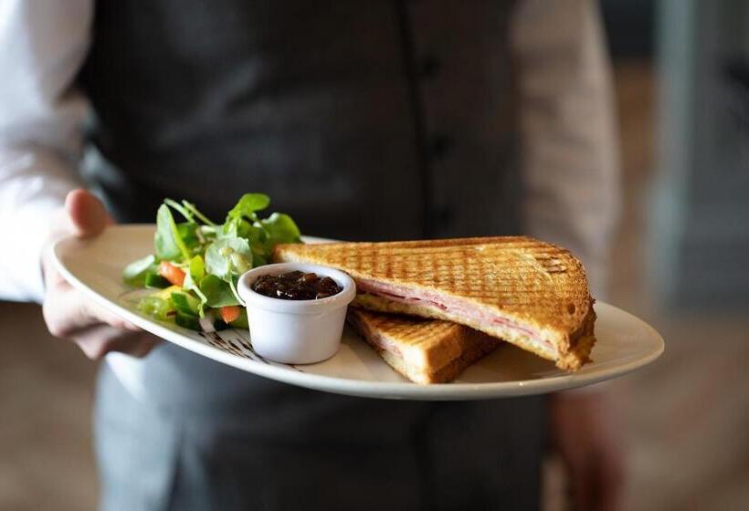 Hotel Killarney Oaks