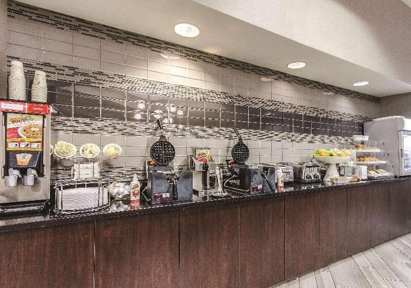 هتل La Quinta By Wyndham Grand Junction Airport