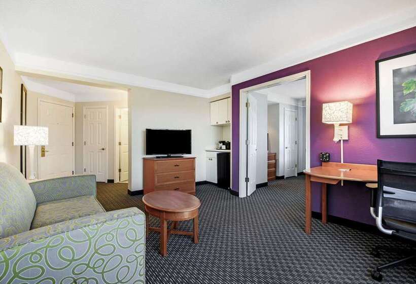فندق La Quinta Inn & Suites By Wyndham Myrtle Beach Broadway Area
