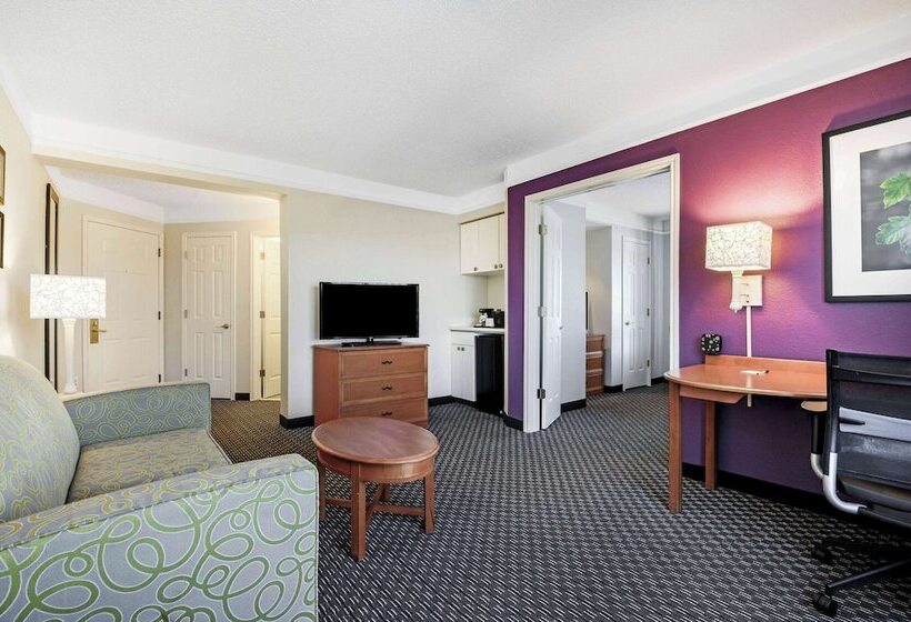 فندق La Quinta Inn & Suites By Wyndham Myrtle Beach Broadway Area
