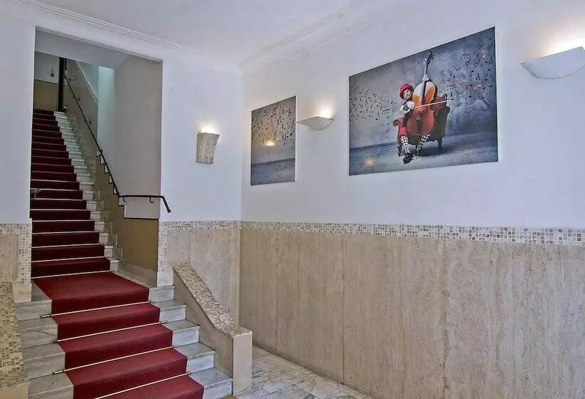 Hotel Lirico
