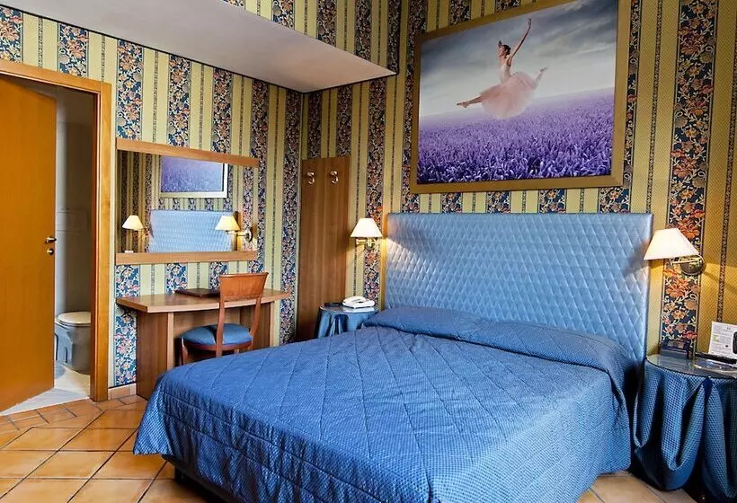 Hotel Lirico